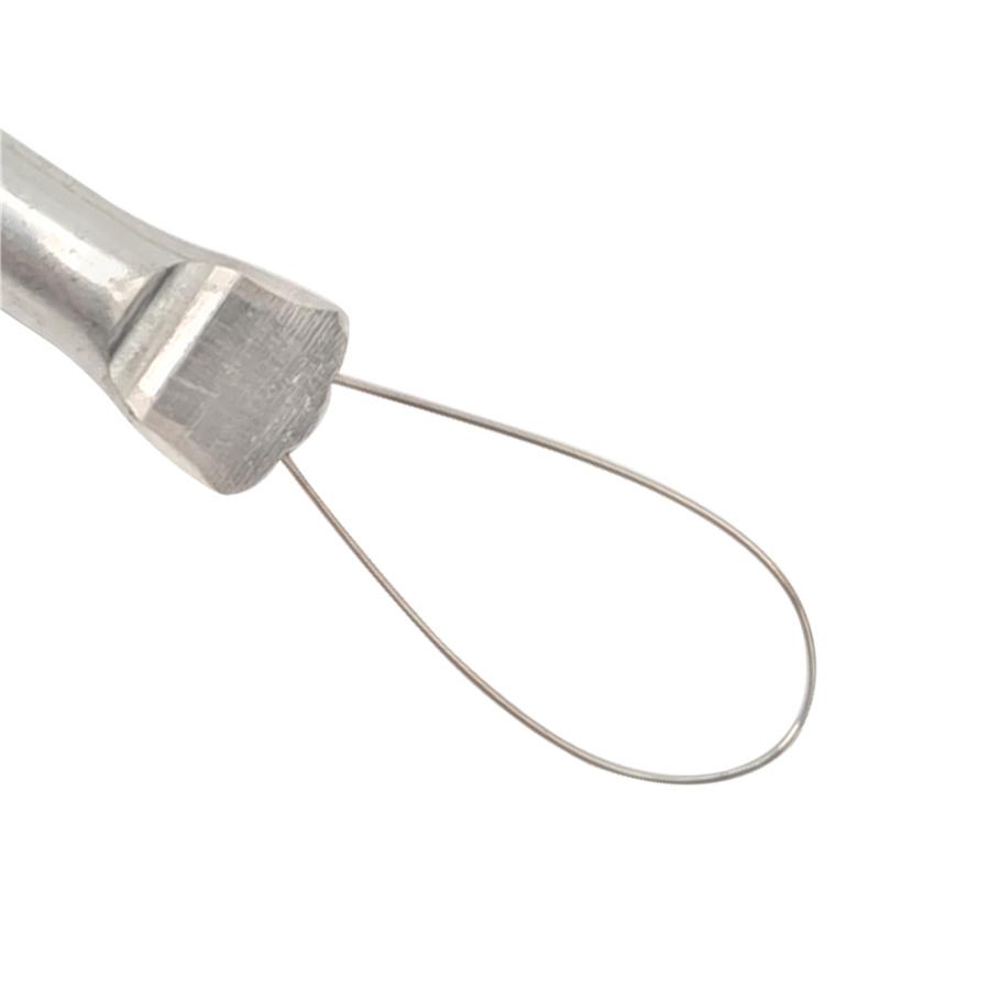 Universal tool for installing and protecting the transmission oil seal