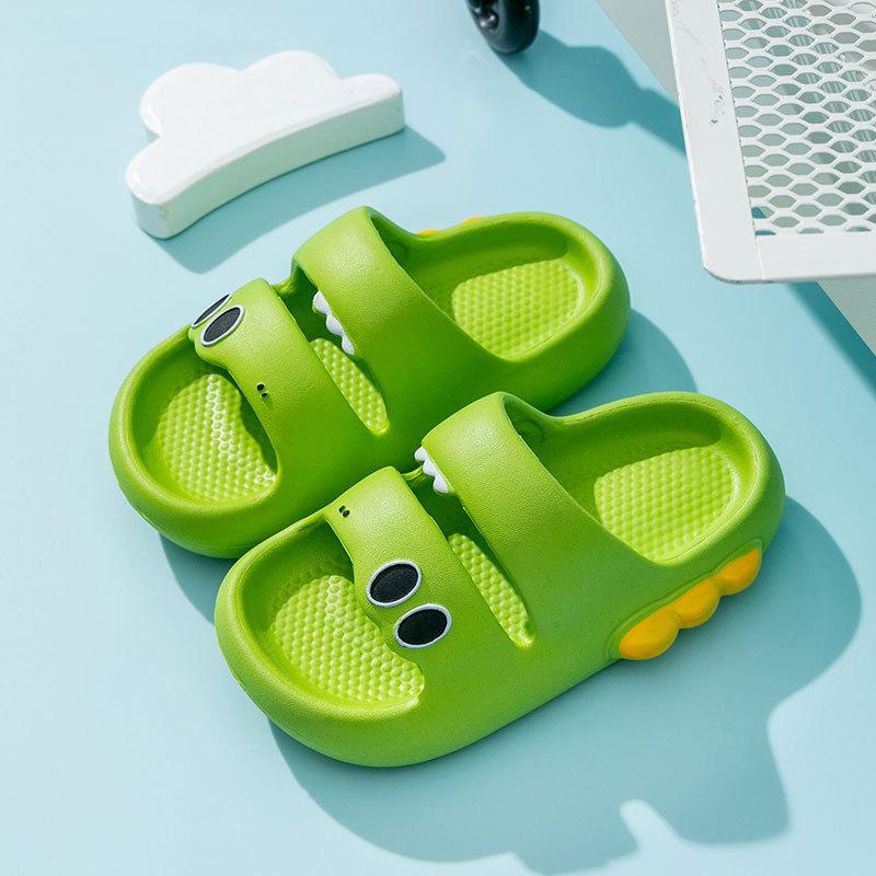 Динозавр классные тапочки мальчики и девочки летние новые пляжные туфли милые мультяшные одноклассники с мягкой подошвой дырявые туфли для мальчиков и девочек