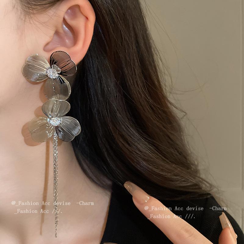 Real gold electroplated silver needle flower fringed earrings European and American exaggerated design studs, niche high-end earrings