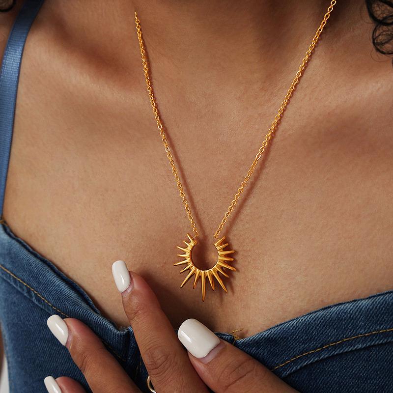 Vintage Double Layer Sun Pendant Necklace for Women Elegant Open Sunflower Chokers Snake Bone Chain Accessories Fashion Jewelry