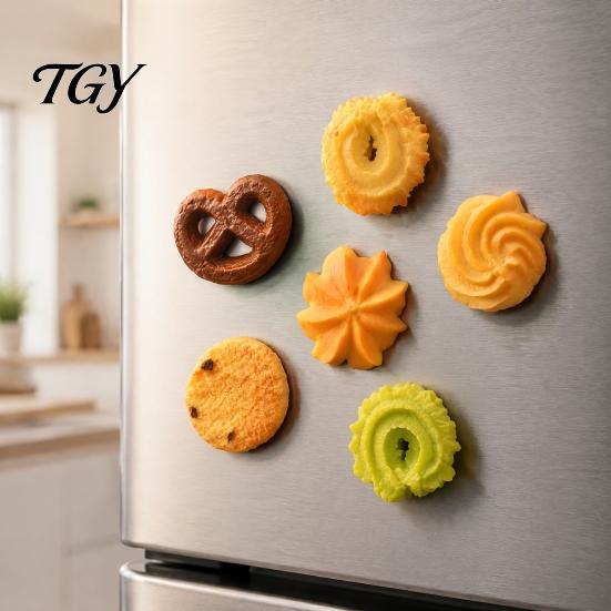 Decorative Fridge Magnet Simulated Cookie Refrigerator Magnet, 3D Fake Food Simulation Magnets Memo Notes Photo Holder for Home Decor