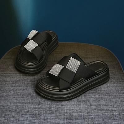 Модные однословные тапочки 2025 лето новинка маффин толстая подошва мягкая подошва с юбкой стройнящие пляжные тапочки женские