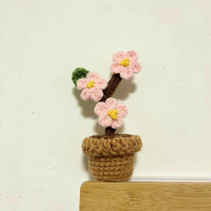 Mini Potted Crochet Homemade Tulip Flower Rose DIY Hand-Woven Home Decoration Wool Finished Product
