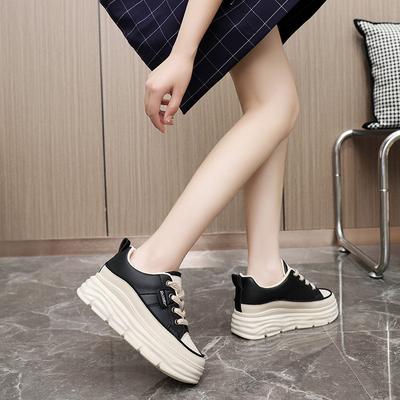 Весенние повседневные однотонные кроссовки на толстой подошве и высоком каблуке