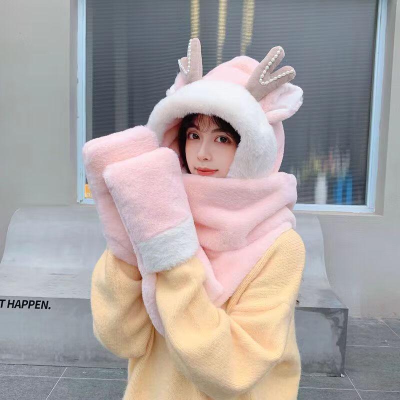 Pearl Antler Winter Hat Set