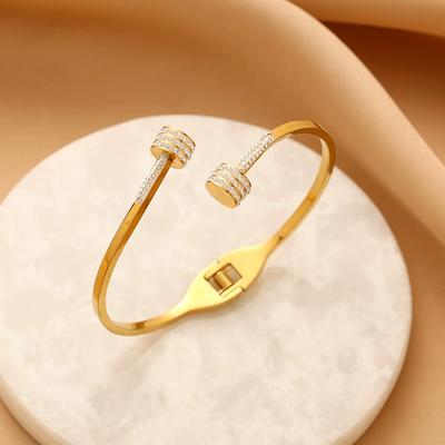 ZAKOL Браслеты-бенглы из нержавеющей стали 316L с открывающимся гвоздем для женщин, Роскошный цвет 18-каратного золота, Водонепроницаемые, Вечерние, Циркон
