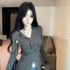 Женская футболка оверсайз с V-образным вырезом, вышивкой и рукавами реглан для осенне-зимней моды