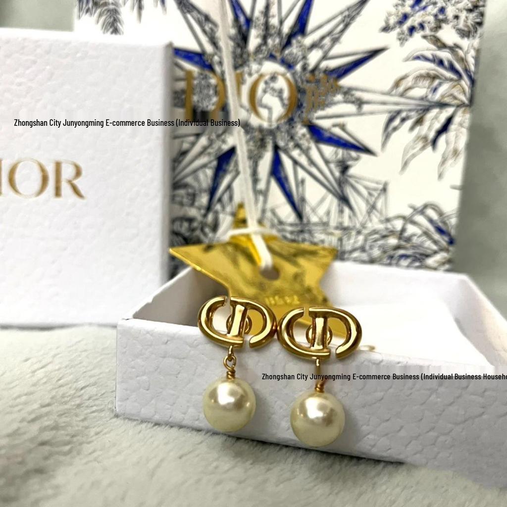 D-jia Pearl Stud Earrings with Tassel and Copper Detail - Women's Luxury Style