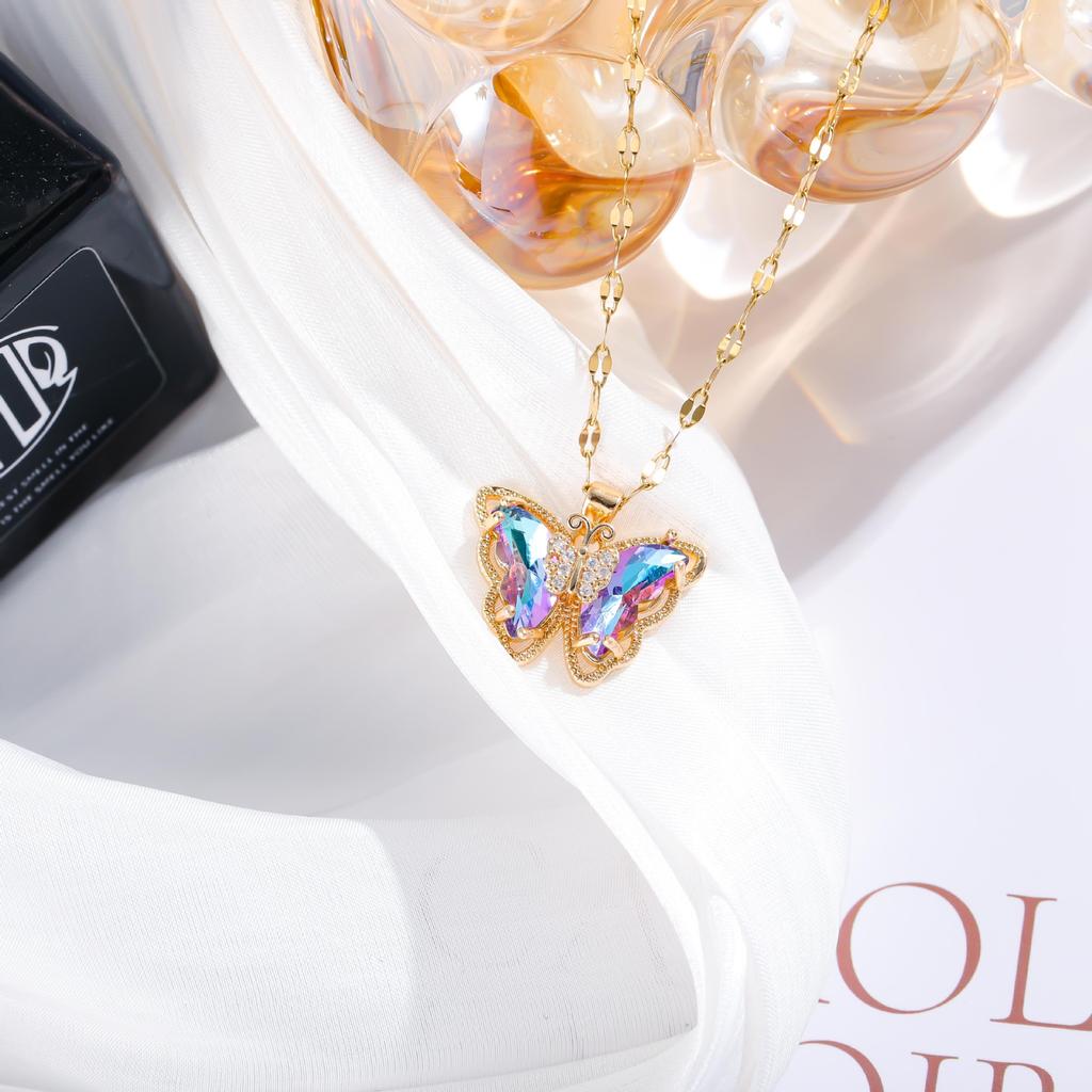 Women's Necklace with Micro Inlay of Zircon Butterfly, Fashionable, Simple and Personalized Collarbone Chain