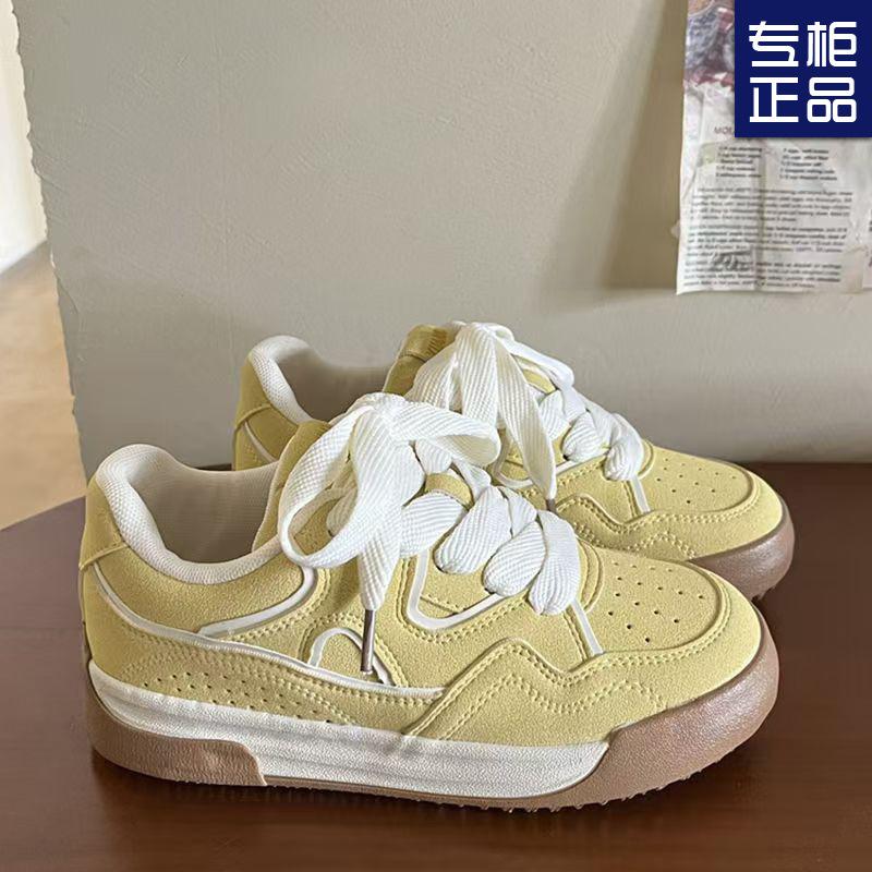 2024 новые повседневные маленькие белые туфли в стиле ретро, красные туфли на толстой подошве, женская мода, трендовые осенние студенческие туфли, подходящие по цвету к женской обуви