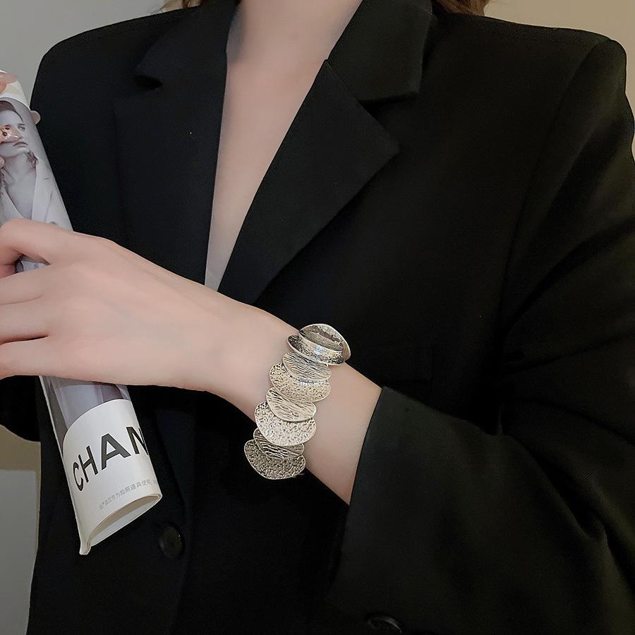 Винтажный браслет в придворном стиле, инкрустированный бриллиантами «роза»: Роскошный женский модный браслет