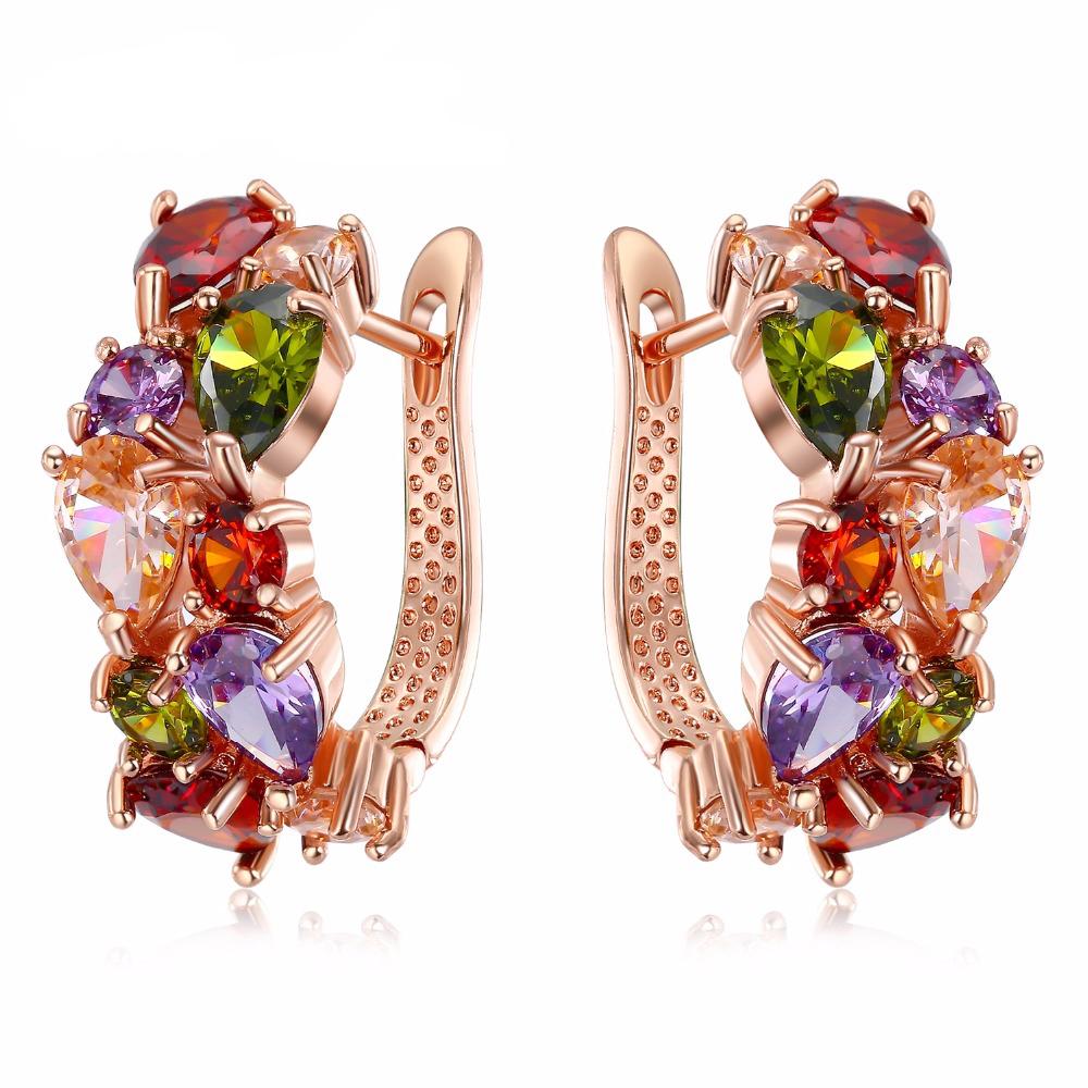 Красочные серьги с разноцветными камнями