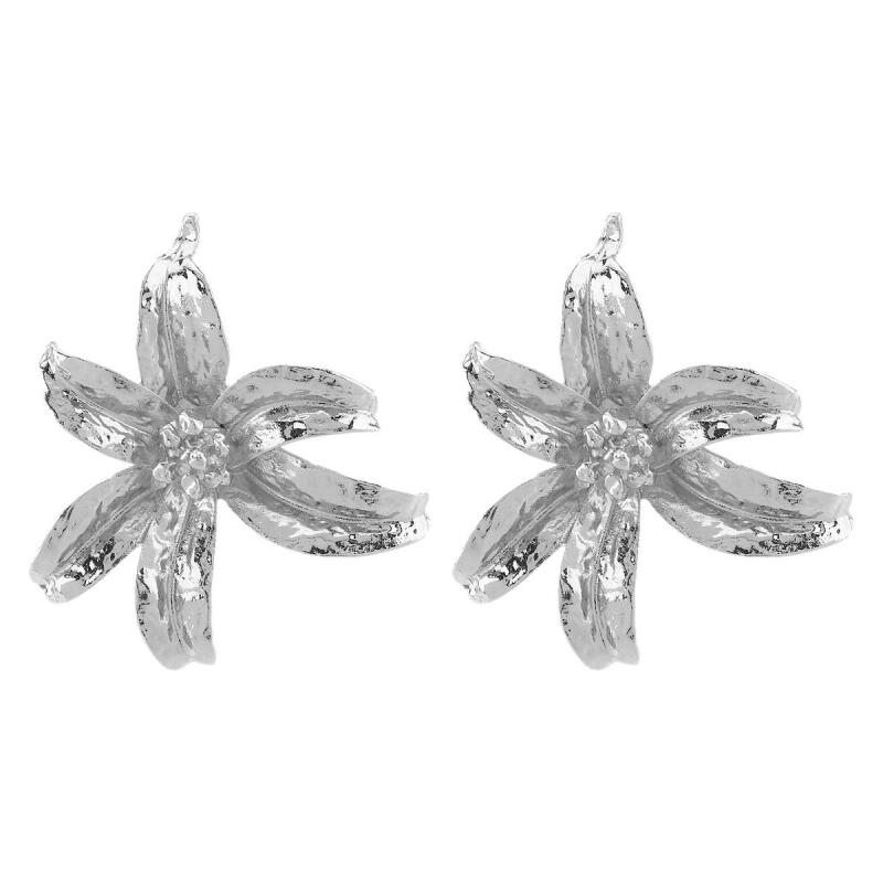 Retro Exaggeration Hollow Large Flower Earrings for Women Ladies Bohemian Personality Stud Earrings Jewelry Vacation Accessories