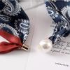 Новый шелковый шарф с жемчужной пряжкой, тонкий печатный шейный платок, мягкий, легкий, для женщин