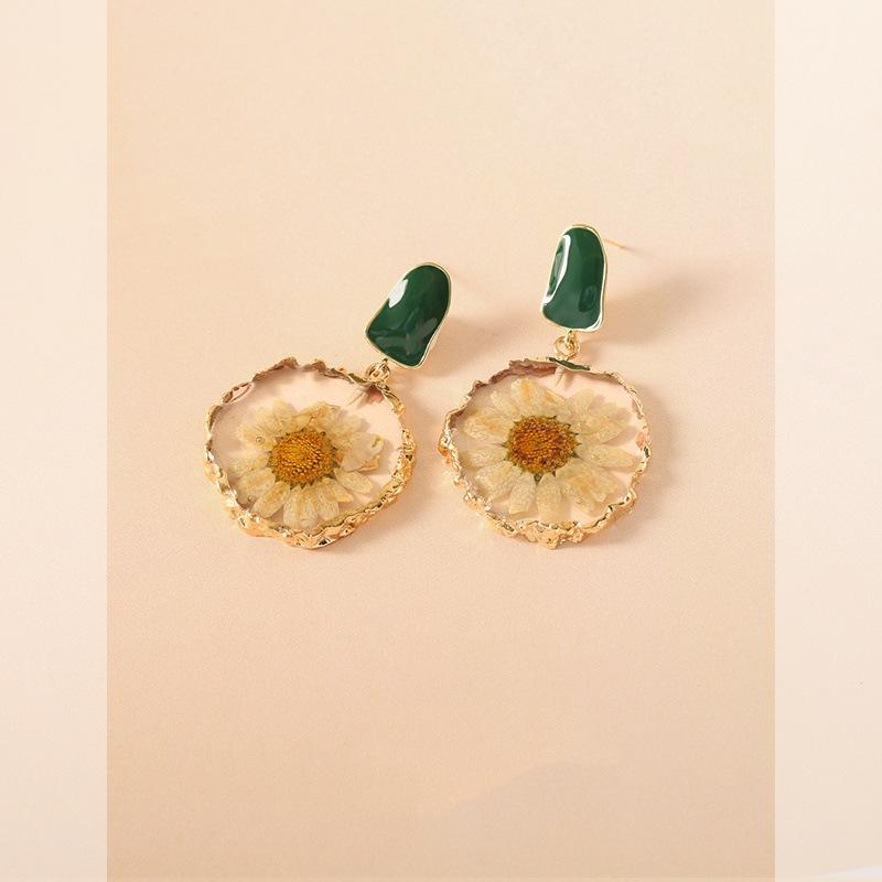 Летние свежие серьги-цветы подсолнуха и ромашки с сухоцветами, ощущение высокого класса, темперамент легкой роскоши, серьги, женские лесные серьги