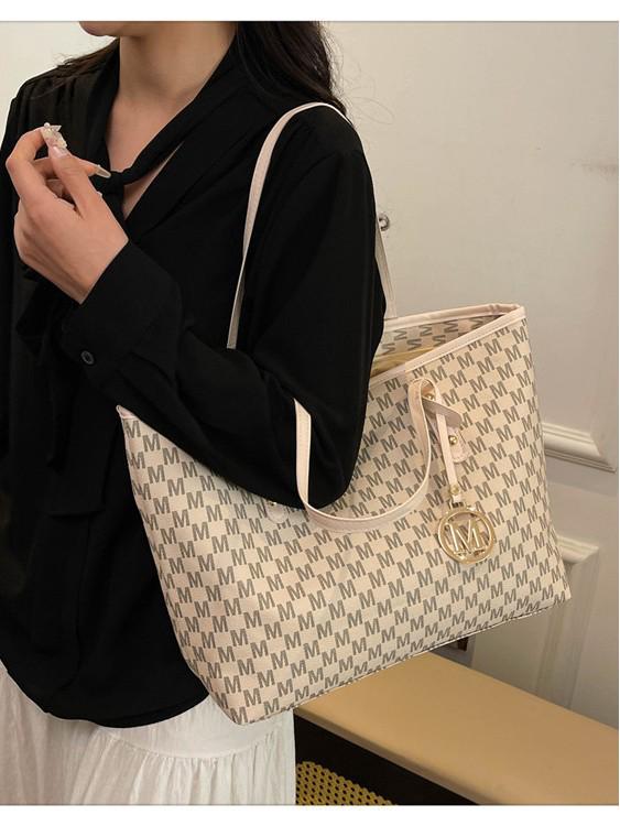 Stylish Large-Capacity Retro Commuter Tote: Versatile Korean Shoulder Handbag