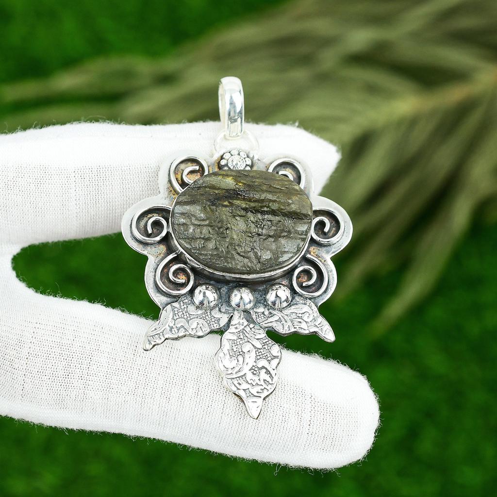 Sisters Day Sale 925 Sterling Silver Oval Natural Labradorite Rough Wife Pendant