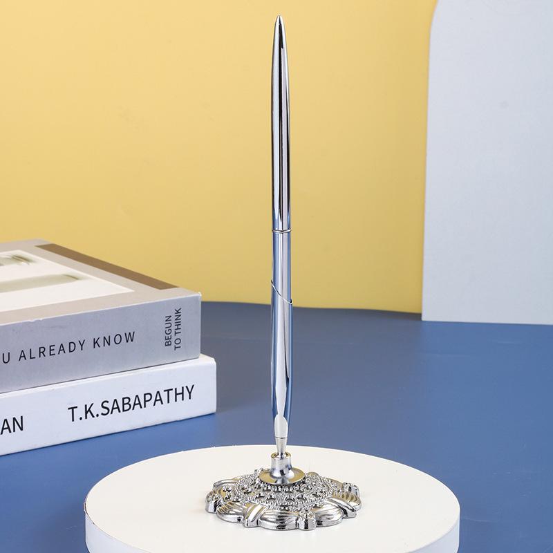 Металлическая шариковая ручка «Цветок сливы» против потери для стола или ресепшена с логотипом на заказ.