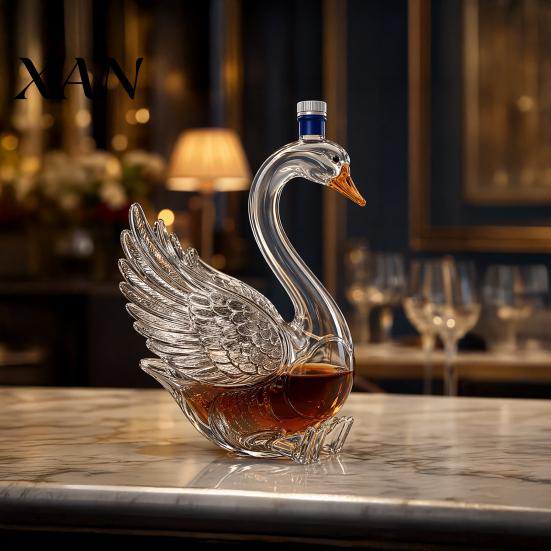 Bar Cabinet Display Piece Goose Shaped Whiskey Decanter, 3D Animal Glass Bottle with Stopper, Eye-catching Beverage Decanter Novelty Wine Dispenser