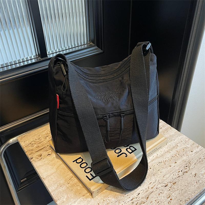 Модная личность простой ретро нишевая сумка через плечо зарубежный стиль большая вместимость модная сумка на плечо студентка женская сумка-тоут