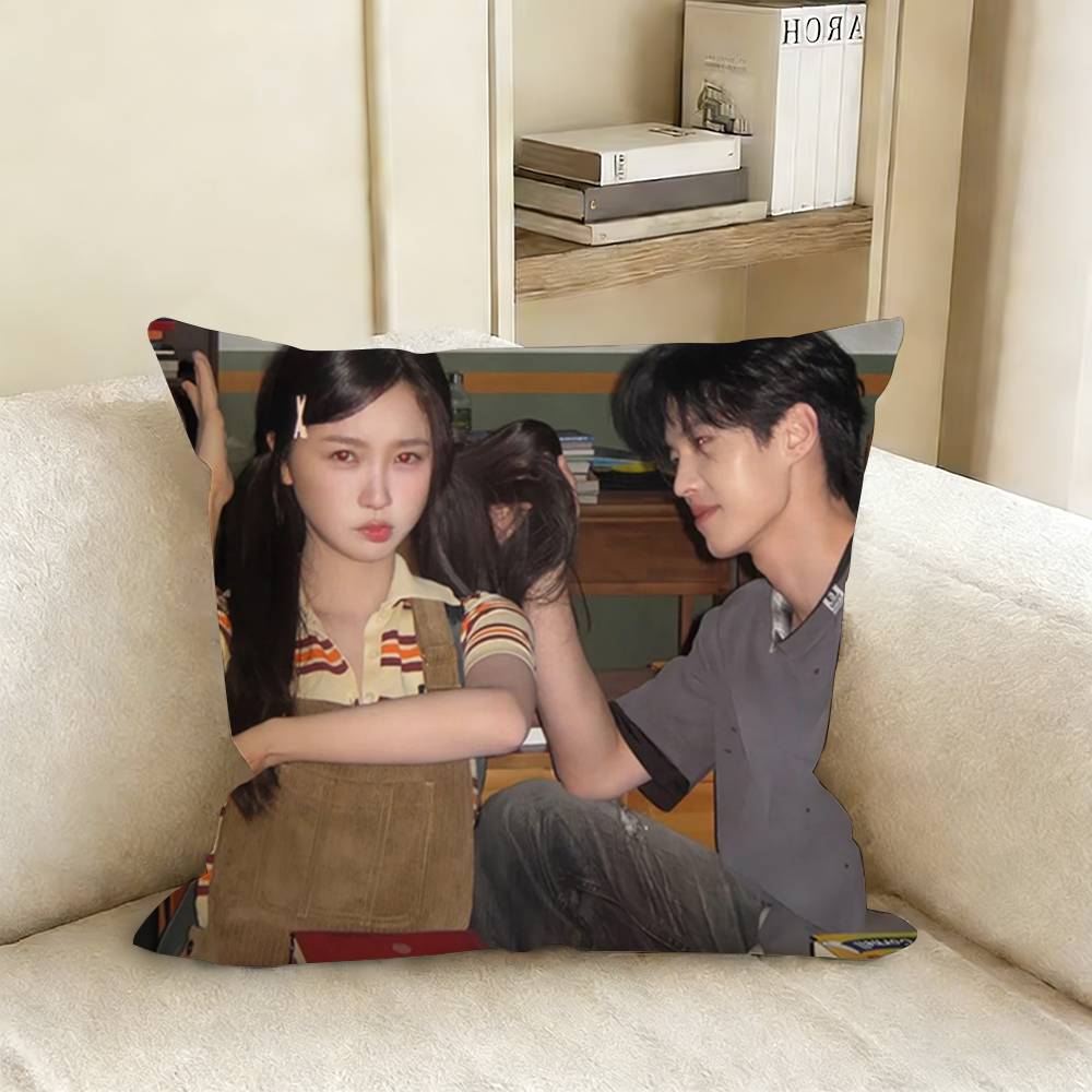 Speed And Love Jin Zhao Jiang Mu Esther He Yu Pillow Case Living Room Sofa Cushion Cover Suitable For Home Room Decoration