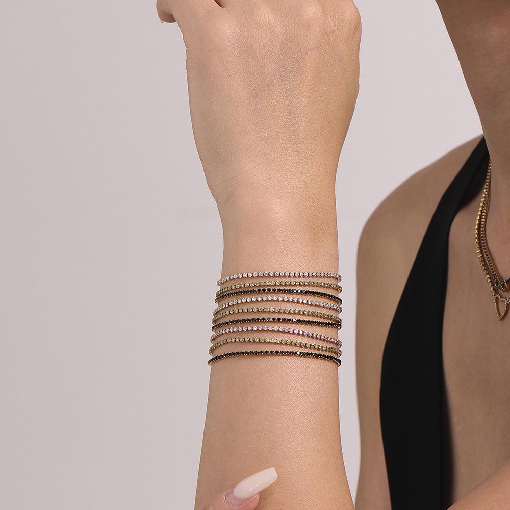 Браслет Mili Super Sparkle с бриллиантами и тонким ободком - Ювелирное изделие из нержавеющей стали с цирконием 18 каратного золота, Модное и подходящее для ношения в несколько рядов.