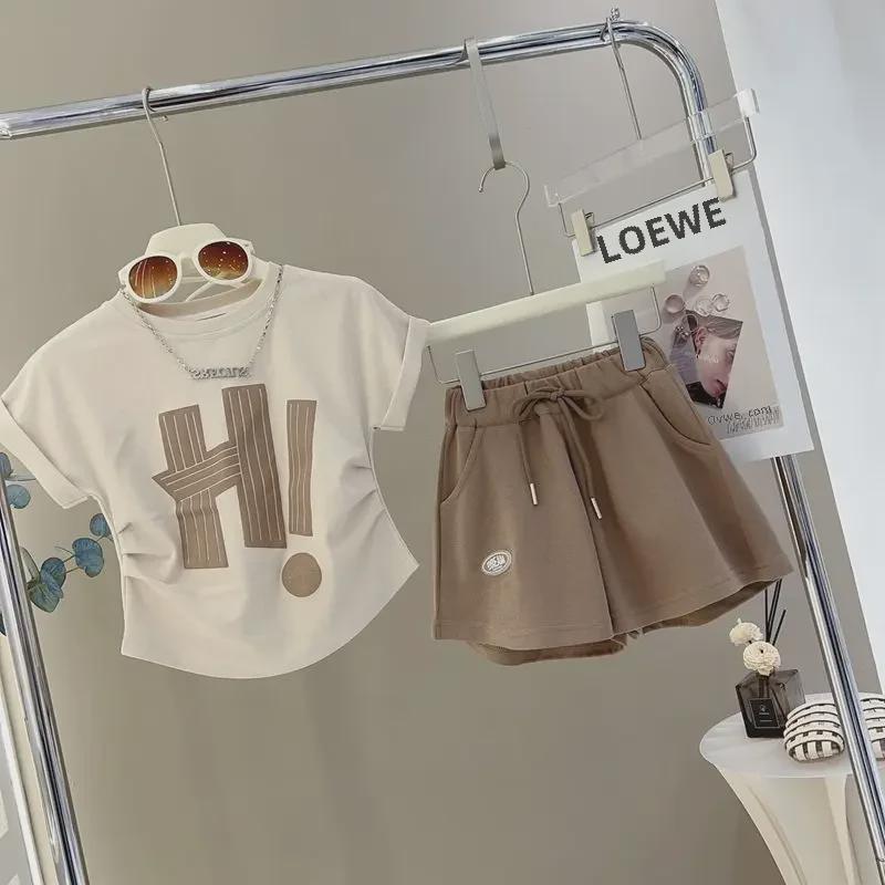 Стильный летний комплект из двух предметов для корейских девушек 2024 года: Топ с короткими рукавами и модные шорты с надписями