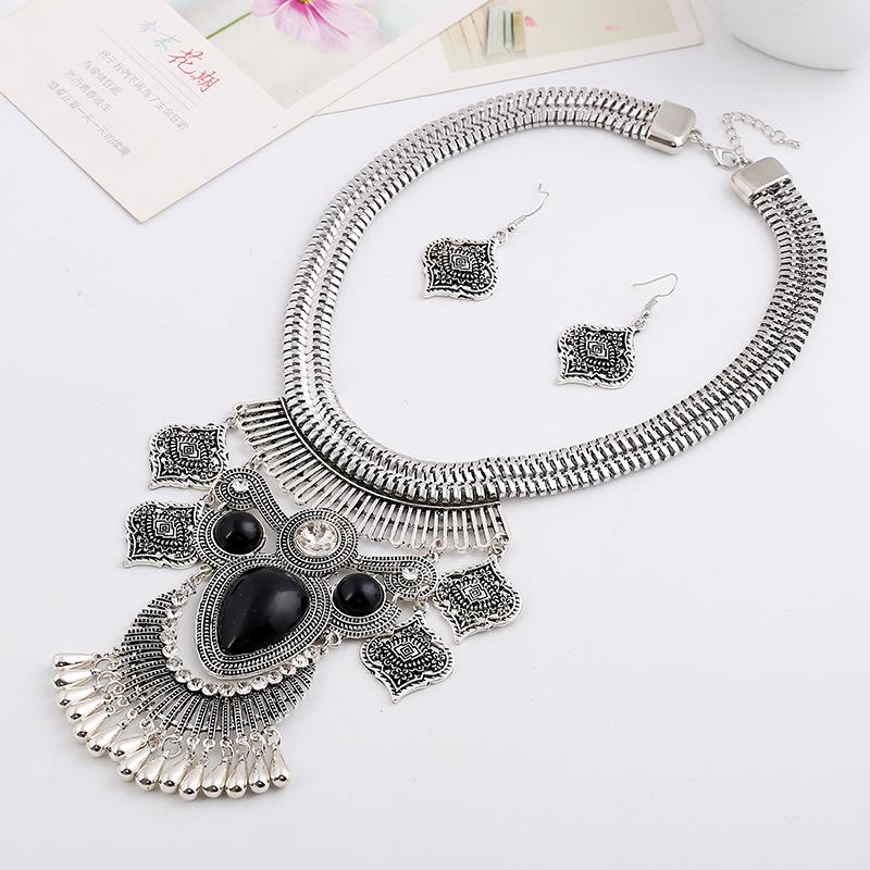 Винтажное гравированное ожерелье с бахромой из драгоценных камней, короткое ожерелье-чокер