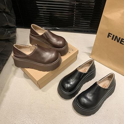 Повседневная обувь на толстой подошве для женщин, утепленная бархатная женская обувь на осень и зиму, уродливые и милые мокасины с большим носком, маленькие кожаные туфли.