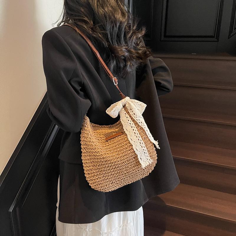 Woven Straw Crossbody Bag Women's Large Capacity 2025 New Summer Versatile Bucket Bag Seaside Vacation Beach Bag