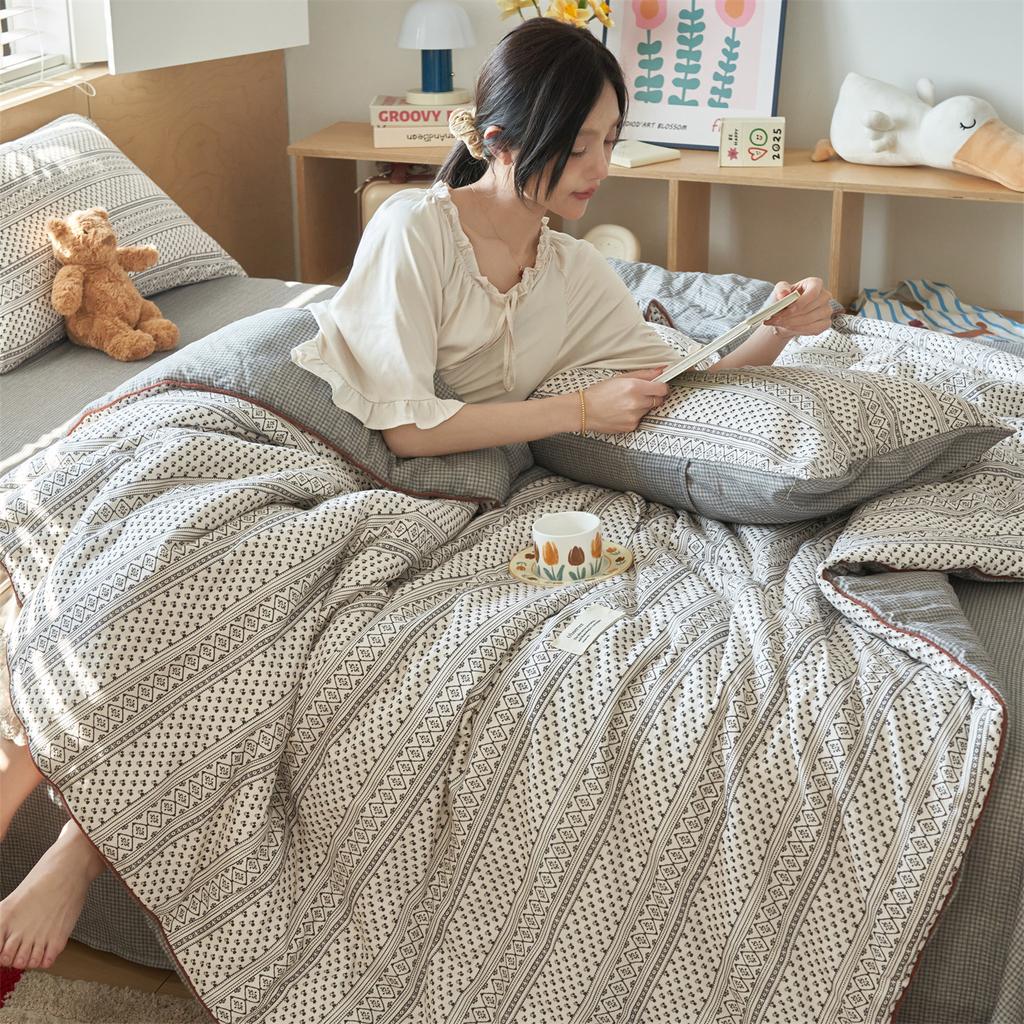 Sleeping grid A-class pure cotton light retro double-layer yarn summer quilt