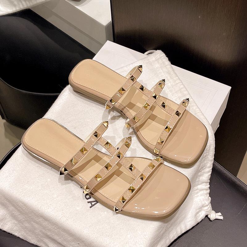 Сандалии с заклепками женская верхняя одежда 2025 новые летние модные сандалии на толстом каблуке большого размера крутые шлепанцы женские