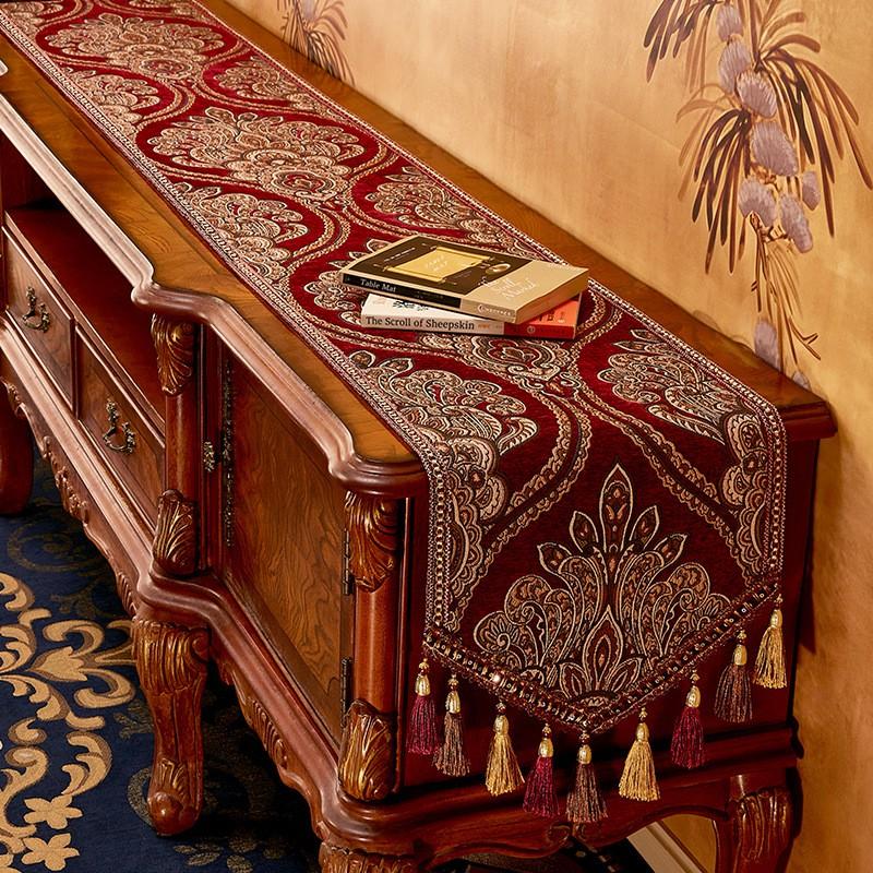 Luxury Chic Table Runner Dining Floral Embroidery Waterproof Oil-Resistant Chenille Fabric American Vintage Style