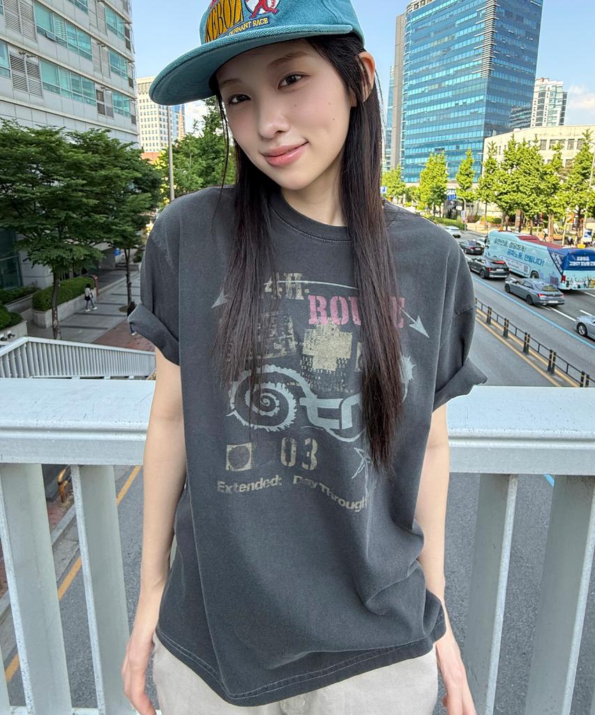 TRAVEL 24 Root Pigment Short Sleeve T-Shirt Black Charcoal