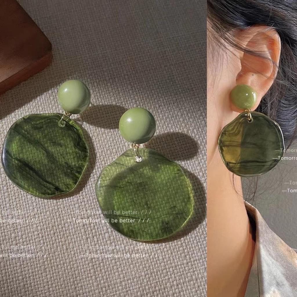 Hong Kong style retro olive green smudge earrings s111 silver needle niche design fashion earrings irregular circle earrings