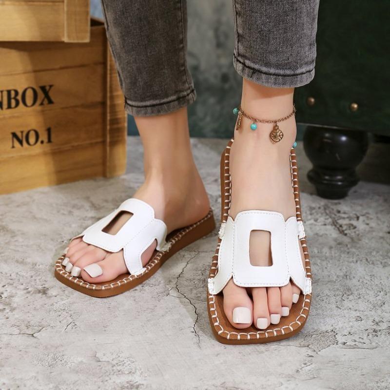 Fashion Slippers for Women's Summer Outer Wear,  Flats Shoes, Holiday Style Slippers,  Super Soft Soles, Comfortable and Stylish,