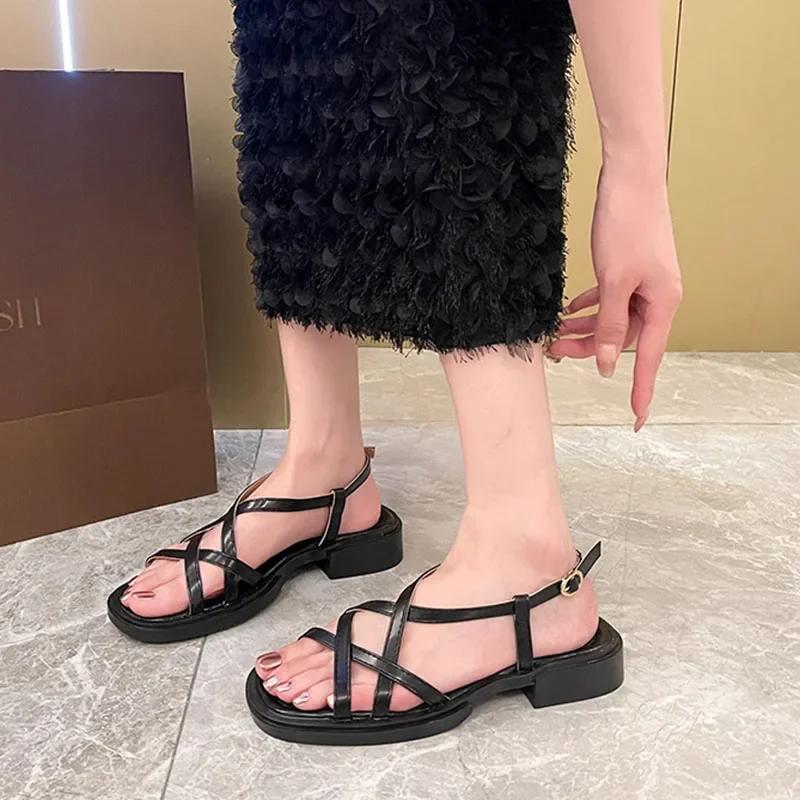 Модные ретро летние сандалии De Mujer 2024, тонкие римские туфли с перекрестными ремешками, повседневные босоножки на низком толстом каблуке, женские однотонные туфли с открытым носком