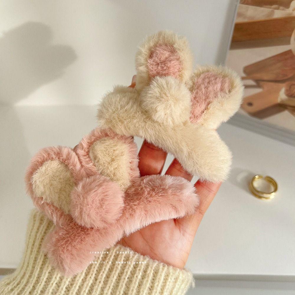 Fluffy Plush Claw Clip Korean Style Sweet Ponytail Clip Autumn Plush Hair Claw Girl