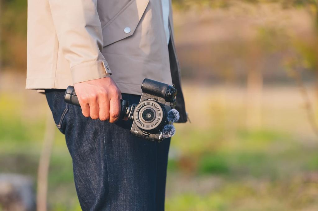 Nikon Штатив-ручка SmallRig 3070 с дистанционным управлением, беззеркальная камера с одним объективом Z30, черная, ML-L7