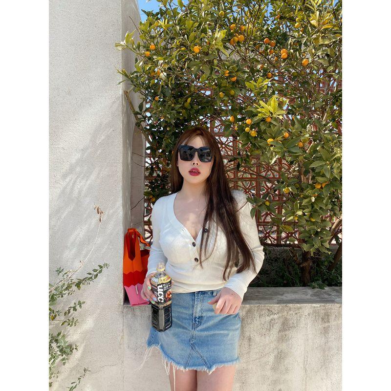 Miss Biggie Fashion Plus Size Chubby Girl Slim Looking Easiest for Match V Neck Long Sleeves Three-Button Half Placket Knitting Tops