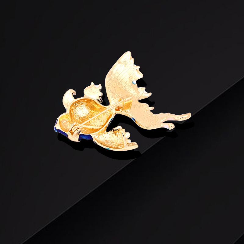 Брошь с золотой рыбкой, капающей масло, темперамент Кои, аксессуар