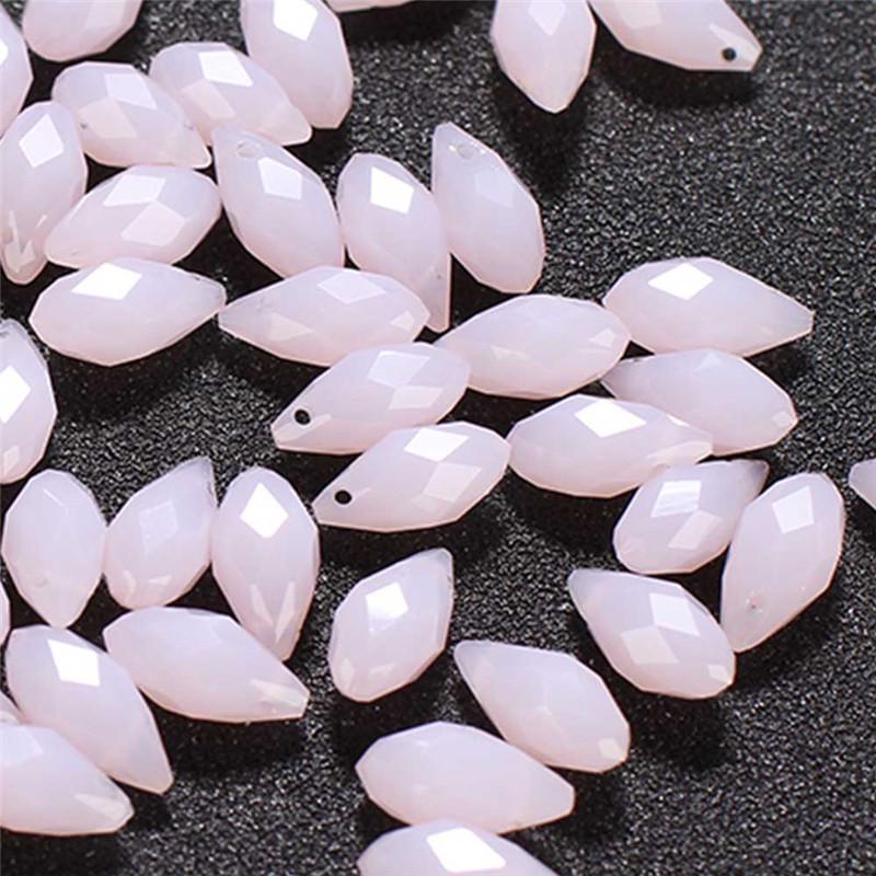 Бисер в форме слезы для изготовления украшений. В наборе 10 штук