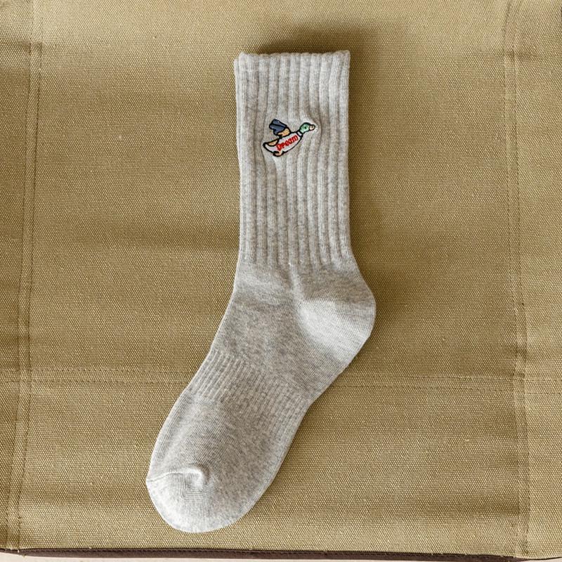 Мужские хлопковые носки до середины икры с вышивкой в виде сердца: Корейский стиль, Модный хип-хоп, Дышащий, Черно-белый для осени и зимы