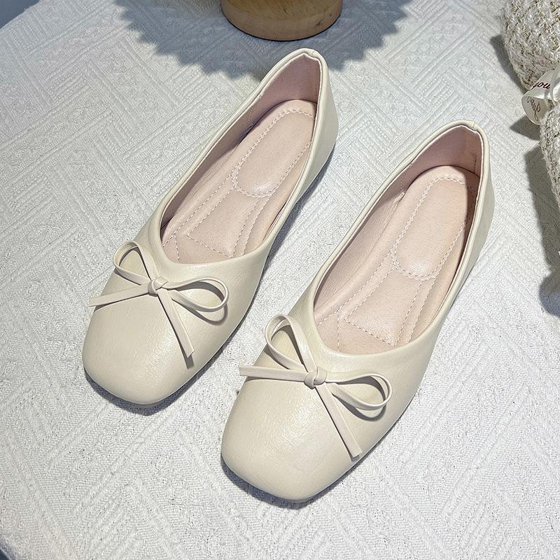 Женские туфли-лодочки 2025 новые на мягкой подошве с мелким вырезом туфли Doudou весна и осень в британском стиле маленькие кожаные туфли туфли для подружки невесты на плоской подошве f