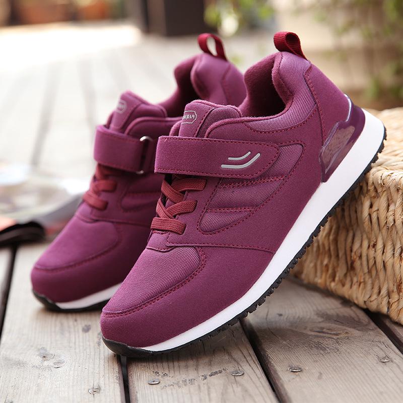 2025 осень и зима новая бархатная теплая обувь для ходьбы для пожилых нескользящая и износостойкая обувь для бега для пожилых легкая обувь для мамы