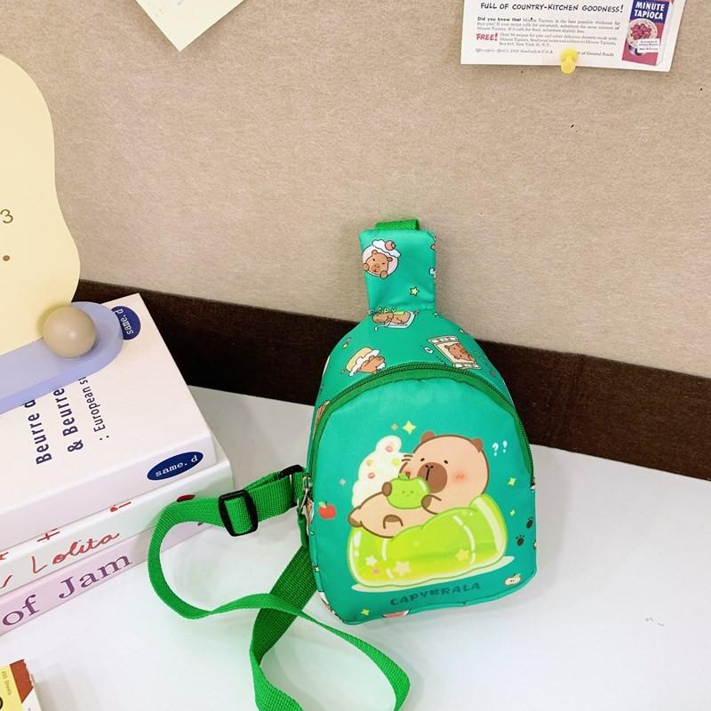 Детская нагрудная сумка с мультяшным узором капибары, из полиэстеровой ткани и с дышащим дизайном для повседневного использования