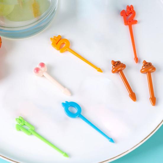 1 Set Fruit Fork Easy To Clean Non-slip Cartoon Lovely Ergonomic Animal Farm Car Fruit Fork for Home