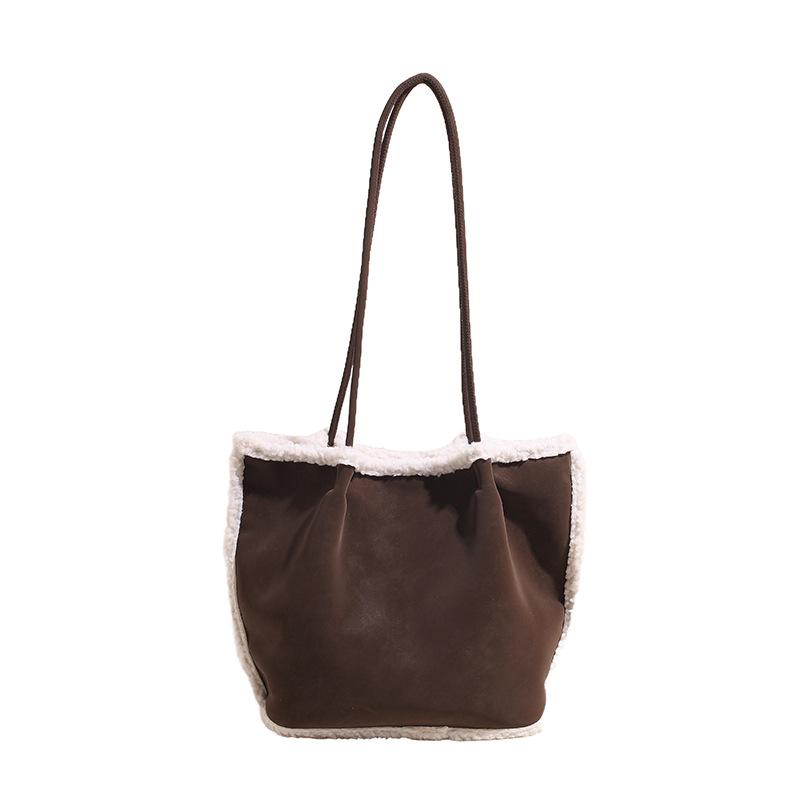 Осень и зима замшевая сумка Maillard женская 2025 новая на плечо портативная сумка для通勤 сумка-тоут из овечьей шерсти сумка-ведро