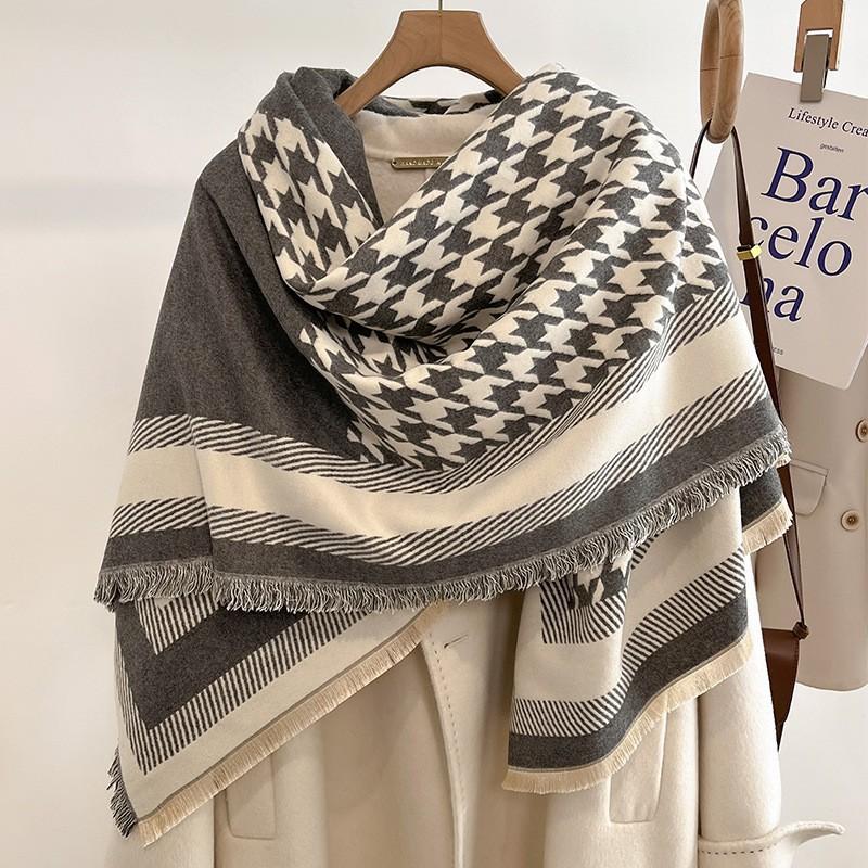 New Women'S Fashionable Imitation Cashmere Autumn And Winter Warm Large Square Scarf Double-Sided Tassel Scarf Air Conditioning Shawl