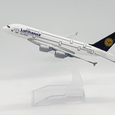 Модель самолета Airbus A380 авиакомпании Lufthansa, литой сплав, 16 см - Готовая к демонстрации коллекционная модель